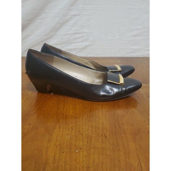 Salvatore Ferragamo Black Leather Pumps W/Signature Gold Buckle Sz 8.5 AA Vntg - Picture 4 of 7